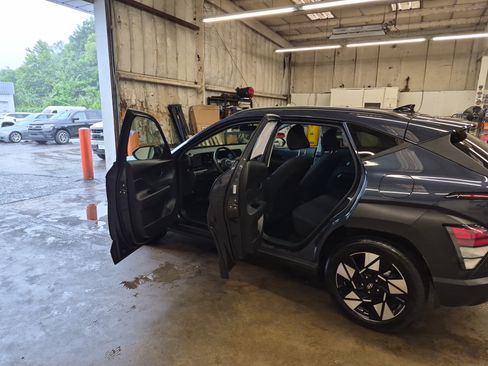 Used 2024 Hyundai Kona SEL w/ Convenience Package FWD image 13