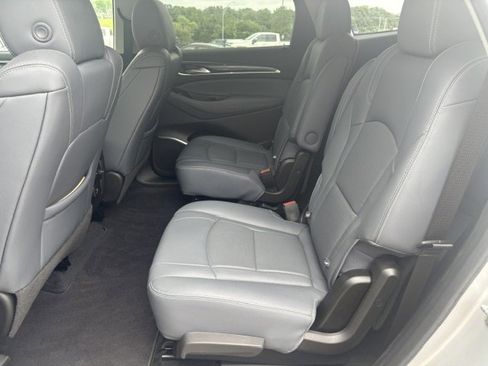 Used 2021 Buick Enclave Essence FWD image 8