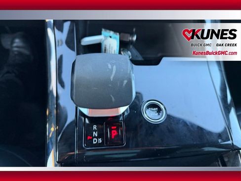 Used 2025 Land Rover Range Rover Sport SE image 19