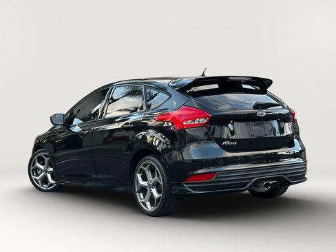 Used 2016 Ford Focus ST FWD image 4