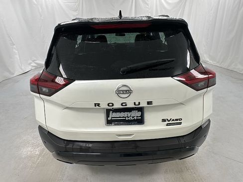 Used 2023 Nissan Rogue SV w/ SV Premium B Package image 4