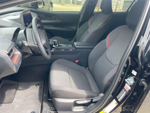 Used 2026 Toyota Prius Plug-In Hybrid FWD image 9