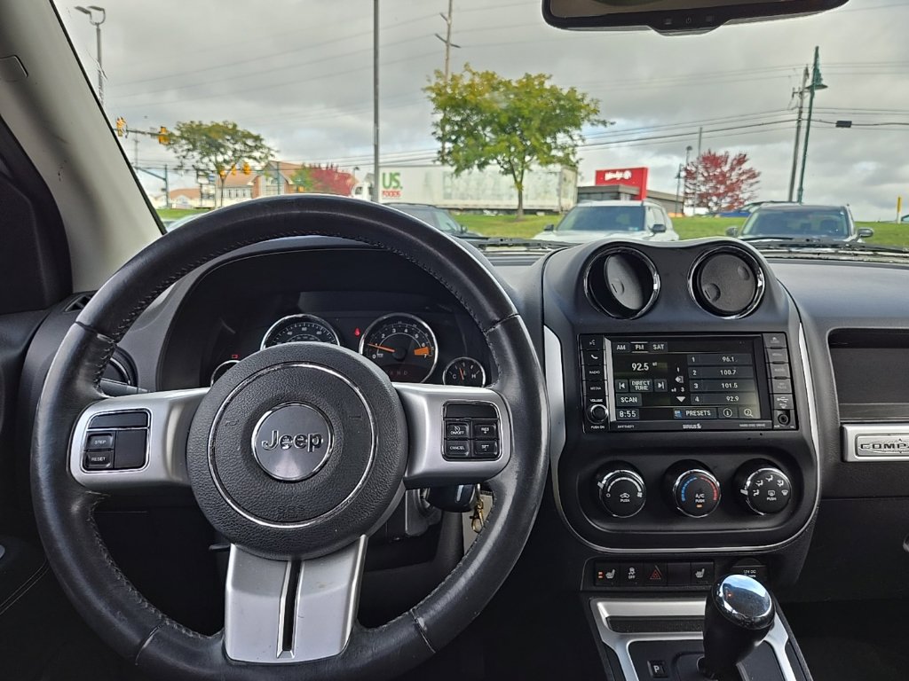 Used 2017 Jeep Compass High Altitude AWD/4WD image 32