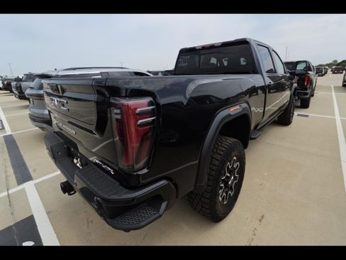 Used 2026 GMC Sierra 2500 AT4X AWD/4WD image 4