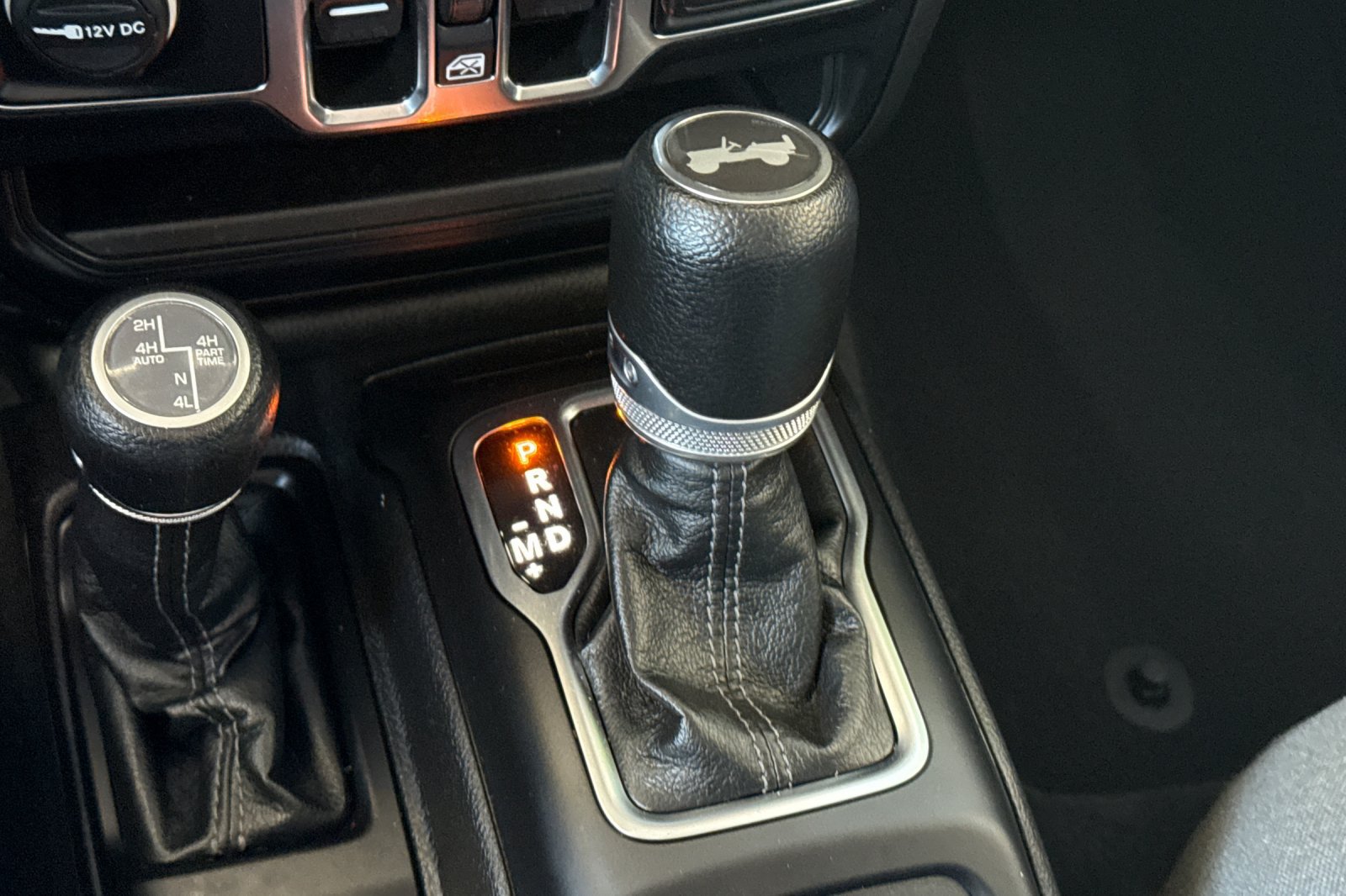 Used 2024 Jeep Wrangler Unlimited Sahara AWD/4WD image 33