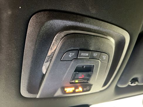 Used 2025 Toyota Crown XLE image 22