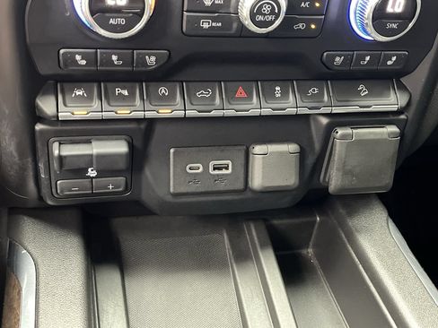 Certified 2019 GMC Sierra 1500 Denali w/ Technology Package AWD/4WD image 25