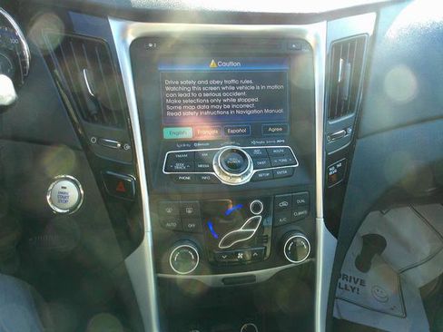 Used 2013 Hyundai Sonata Limited w/ Premium Pkg image 10