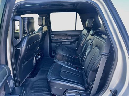 Used 2018 Ford Expedition Limited w/ Equipment Group 301A AWD/4WD image 26