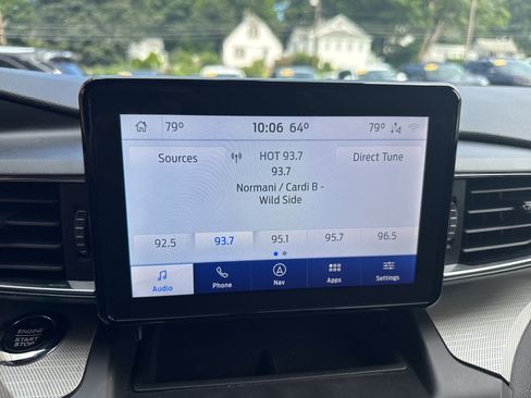 Used 2020 Ford Explorer XLT w/ Equipment Group 202A AWD/4WD image 24
