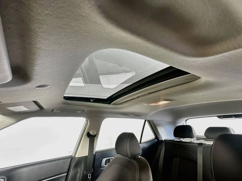 Used 2025 Hyundai Venue SEL FWD image 26