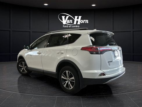 Used 2016 Toyota RAV4 XLE w/ Convenience Package AWD/4WD image 5