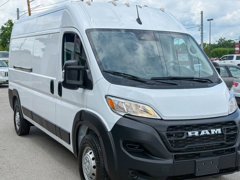Used 2023 RAM ProMaster 2500 FWD image 3