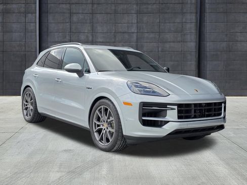 Certified 2026 Porsche Cayenne E-Hybrid AWD/4WD image 6