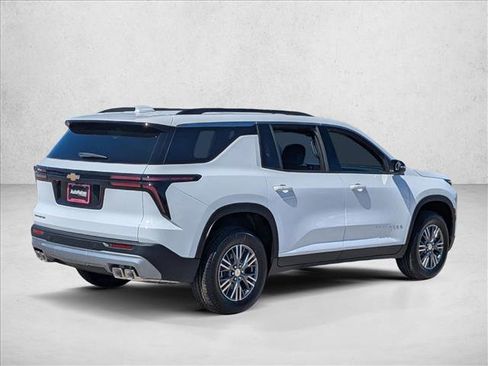 New 2026 Chevrolet Traverse LT FWD image 2