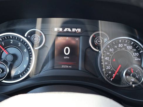 Used 2021 RAM 1500 Big Horn RWD image 9