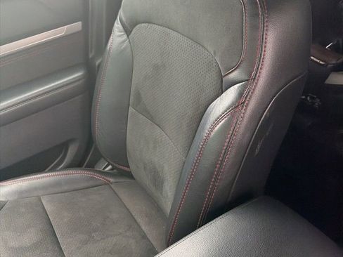 Used 2019 Ford Explorer XLT w/ Equipment Group 202A image 4