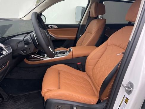New 2026 BMW X7 xDrive40i image 8