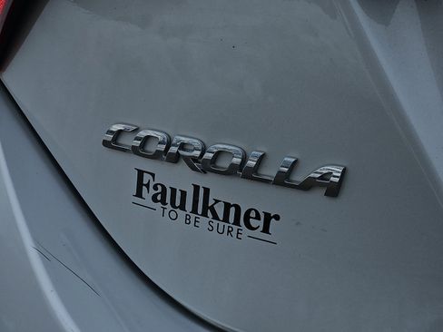 Used 2019 Toyota Corolla LE image 30