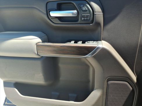 Used 2019 GMC Sierra 1500 SLT w/ SLT Premium Package AWD/4WD image 18