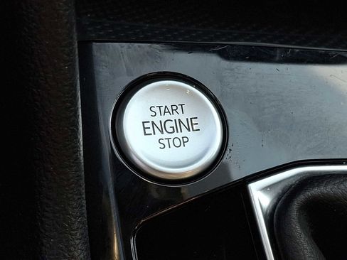 Used 2022 Volkswagen Taos SEL w/ Panoramic Sunroof Package image 20