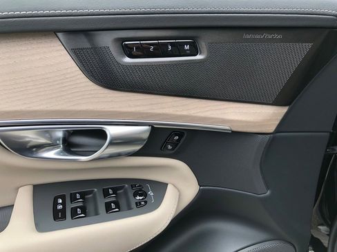 New 2026 Volvo XC90 B6 Plus w/ Protection Package Premier image 12