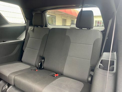 Used 2023 Chevrolet Traverse LT FWD image 12