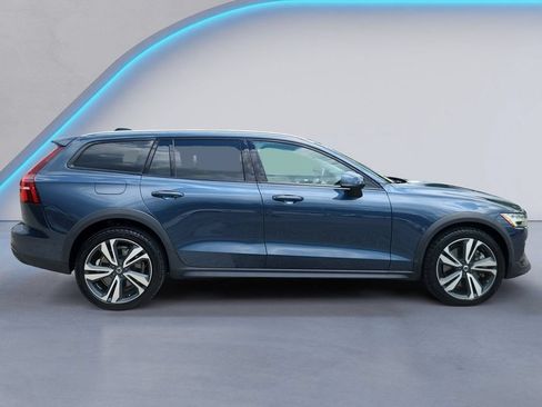 Certified 2024 Volvo V60 B5 Cross Country Plus w/ Protection Package Premier AWD/4WD image 3