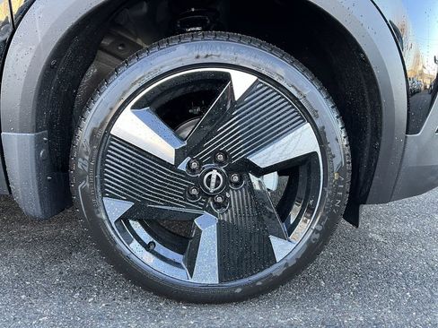 New 2025 Nissan Kicks SR w/ Illumination Package image 11