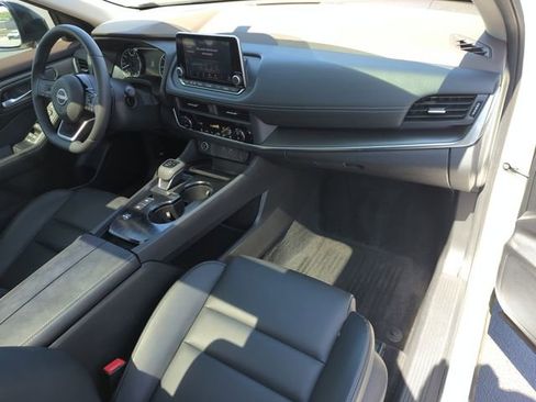 Certified 2023 Nissan Rogue SV w/ SV Premium B Package FWD image 23