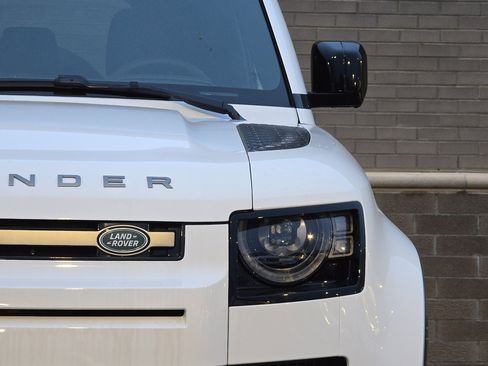 New 2025 Land Rover Defender 110 X-Dynamic SE image 26