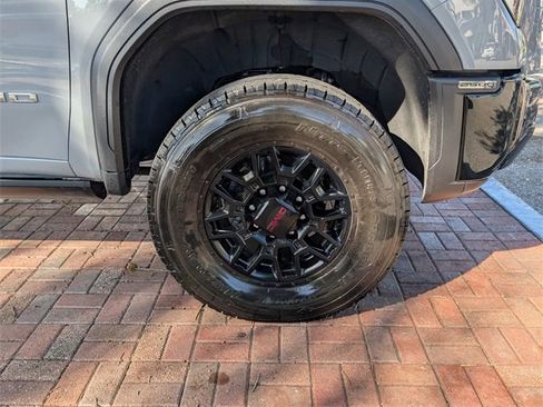 Used 2024 GMC Sierra 2500 AT4X image 8