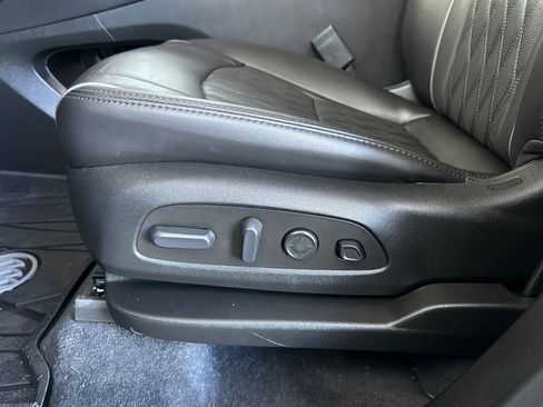 Certified 2023 Buick Enclave Avenir w/ Avenir Technology Package image 13