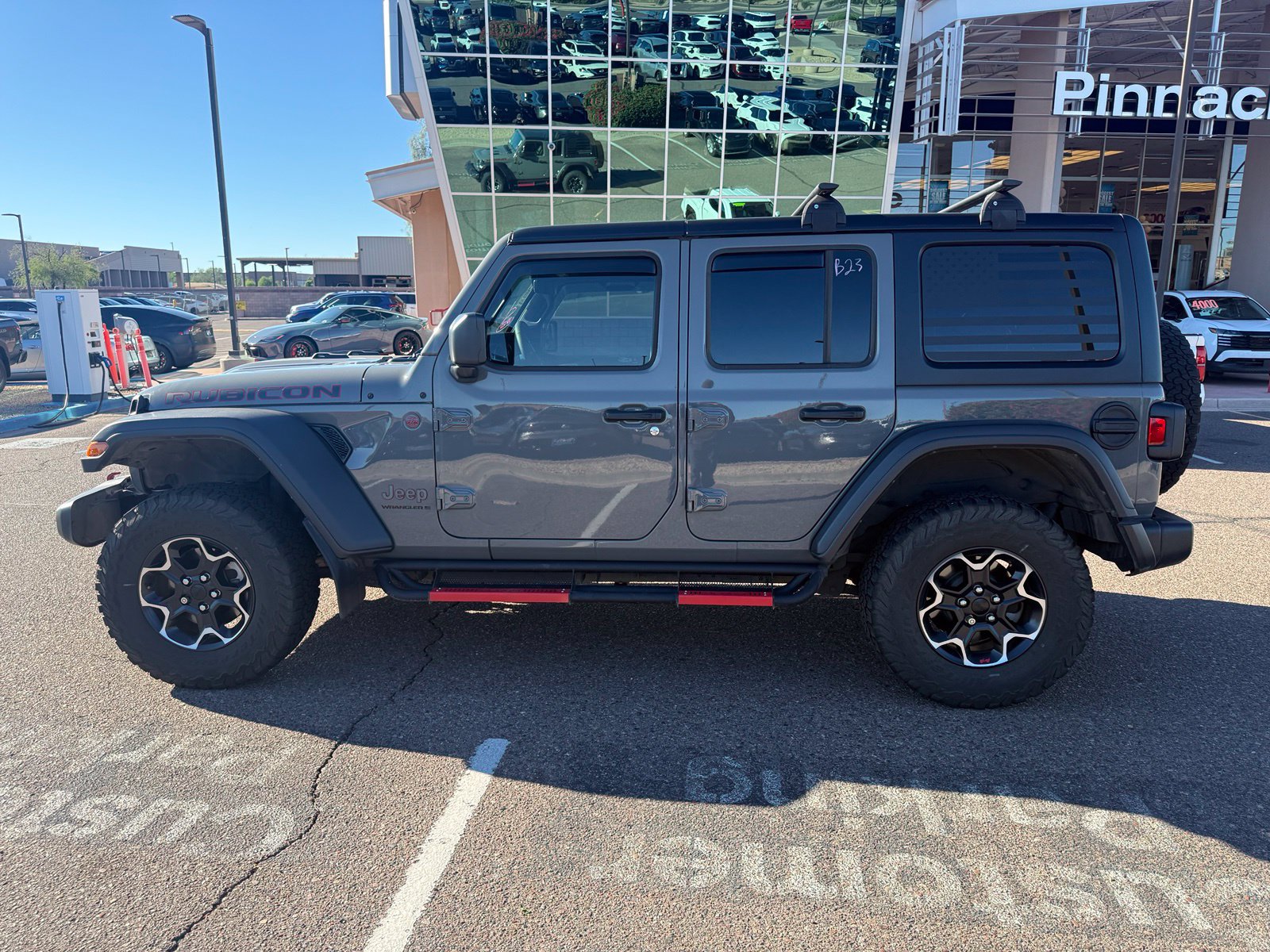 Used 2023 Jeep Wrangler Unlimited Rubicon w/ Cold Weather Group AWD/4WD image 8
