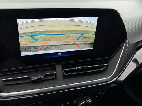 Used 2025 Chevrolet Trax RS image 21