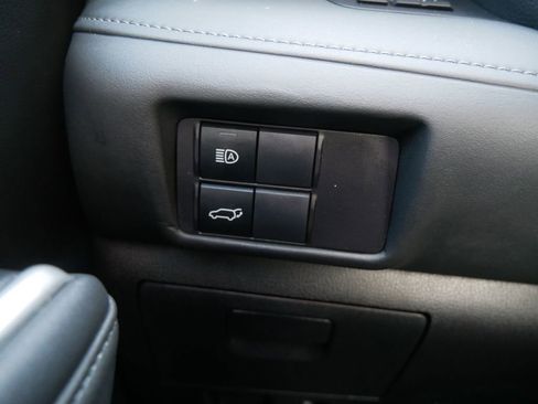 Used 2022 Toyota Highlander XLE image 27