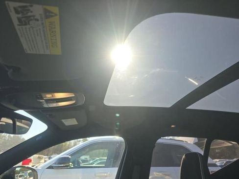 Used 2025 Volvo XC40 B5 Plus image 11