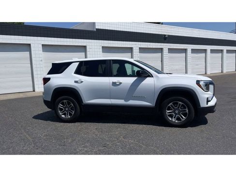 Used 2025 GMC Terrain Elevation image 4