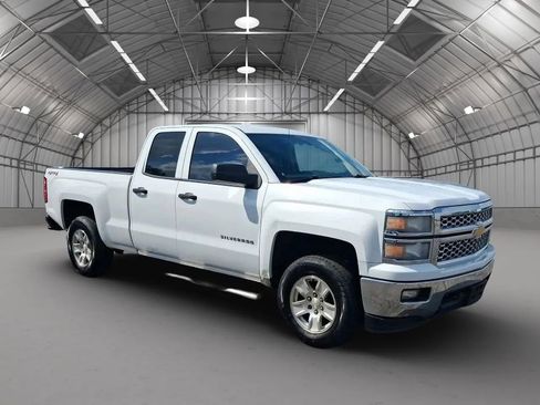 Used 2014 Chevrolet Silverado 1500 LT w/ LT Convenience Package AWD/4WD image 2