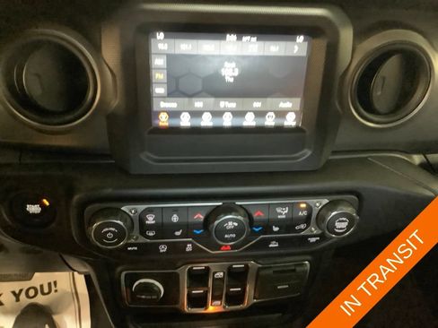 Used 2022 Jeep Gladiator Sport AWD/4WD image 32