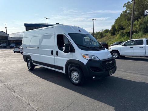 Used 2025 RAM ProMaster 2500 w/ Convenience Group FWD image 1