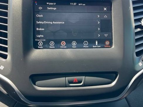 Used 2019 Jeep Cherokee Latitude Plus AWD/4WD image 44