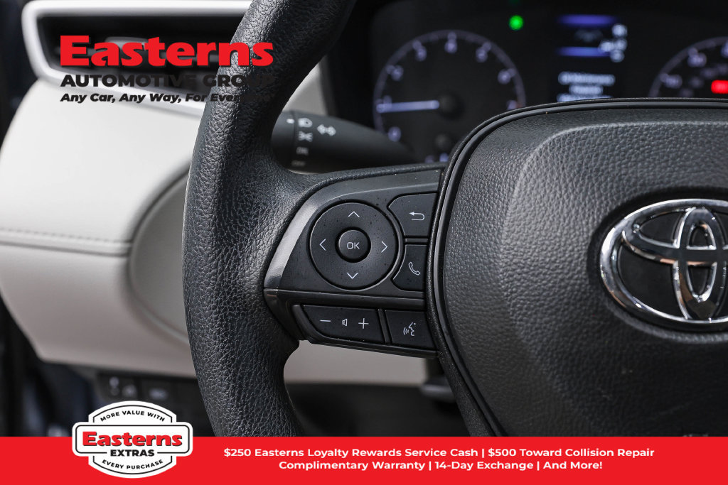 Used 2025 Toyota Corolla Cross L FWD image 15