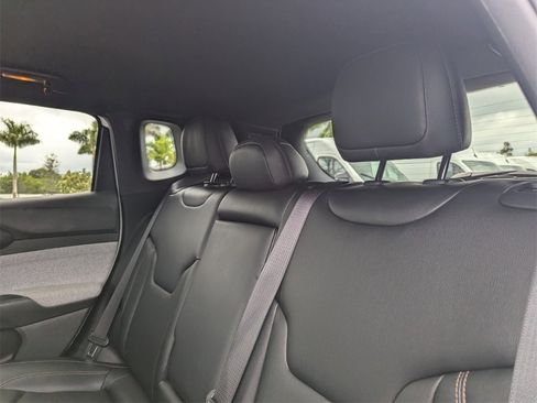 Certified 2024 Jeep Compass Latitude image 17