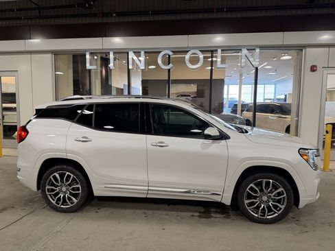 Used 2022 GMC Terrain Denali image 7
