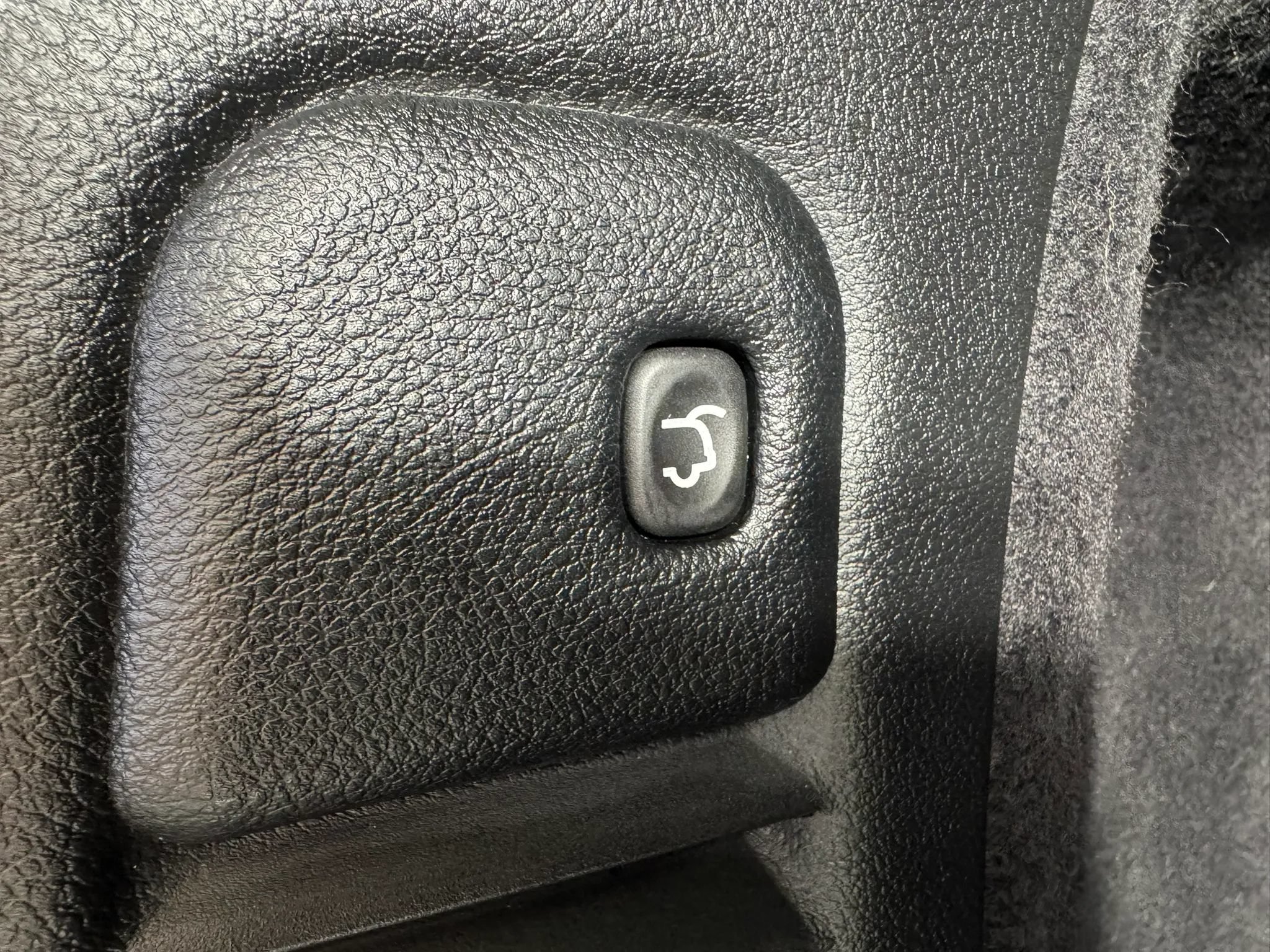 Used 2025 Dodge Durango GT AWD/4WD image 31