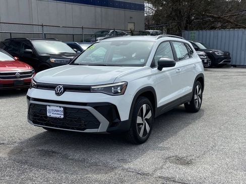 Used 2025 Volkswagen Taos S image 8