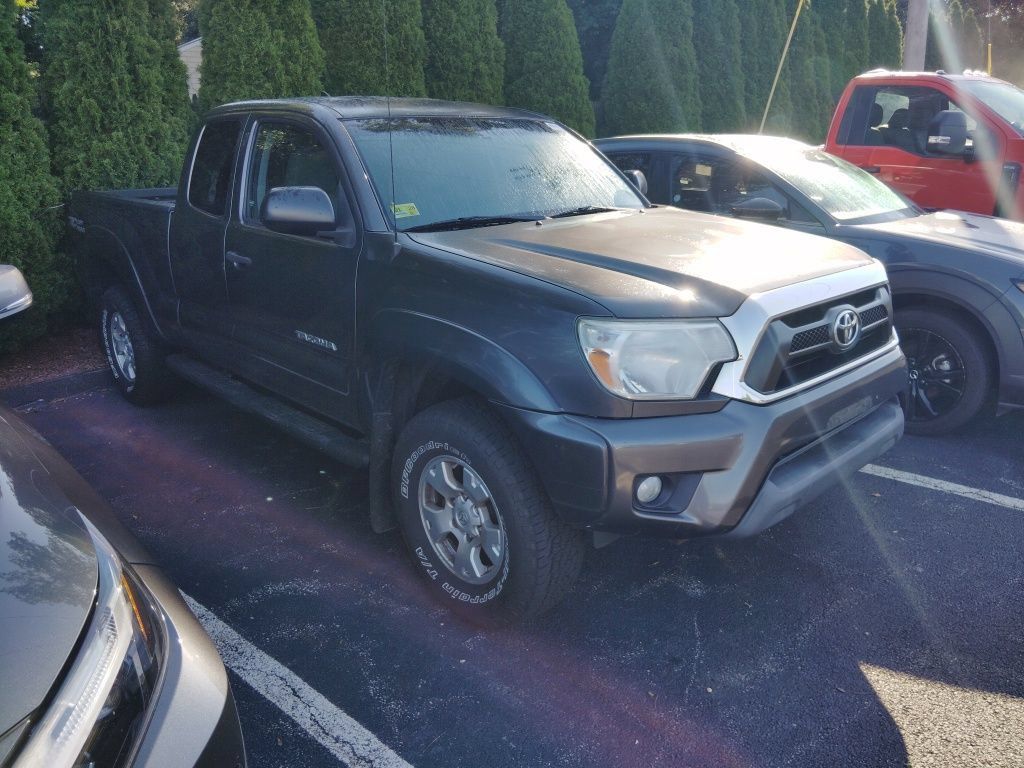 Used 2015 Toyota Tacoma 4x4 Access Cab V6 w/ TRD Off-Road Package image 2