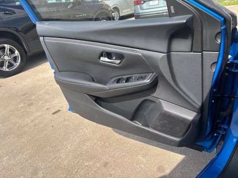 Used 2025 Nissan Sentra SV FWD image 18