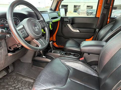 Used 2013 Jeep Wrangler Unlimited Rubicon w/ Dual Top Group AWD/4WD image 18